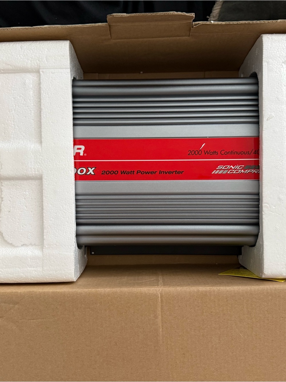 Car Power Inverter 2000W - Red/Silver - Picture 4 of 10